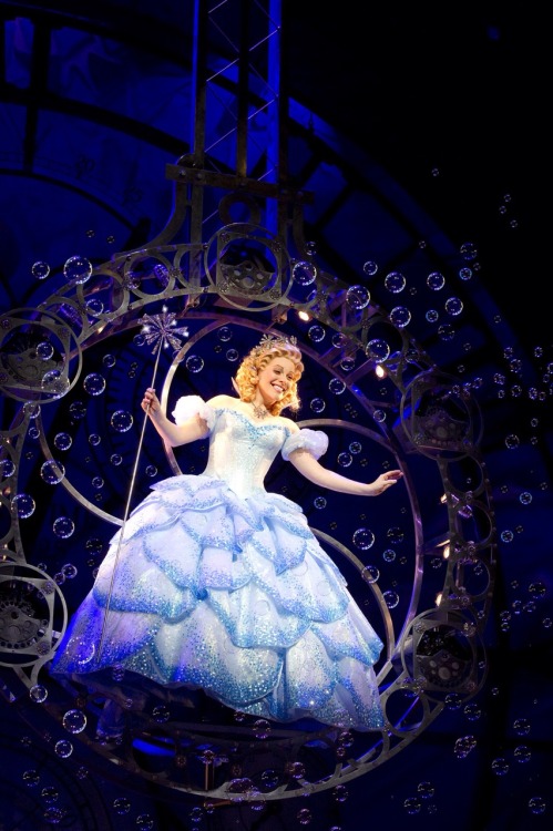 charlindafied:British Glinda’s in the bubble dress!