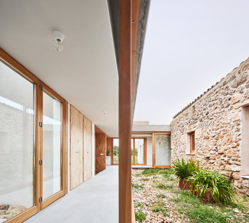 kazu721010:Casa en Algaida / Flexo ArquitecturaPhotos © José Hevia