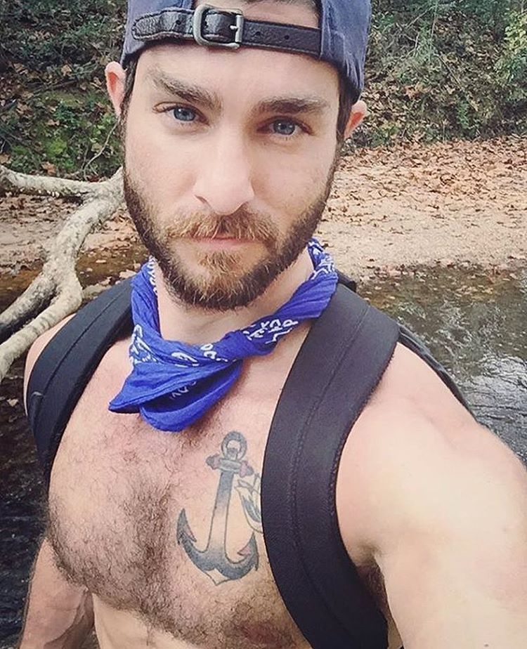 cozu325: thehairyhunk:  Featuring @drakelabry | By @thehairyhunk  C8677 