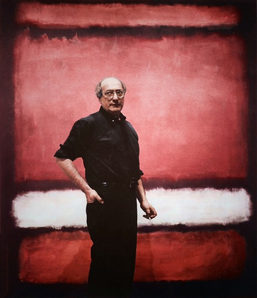 painters-in-color:Mark Rothko in front of his painting “No.7”, 1960.