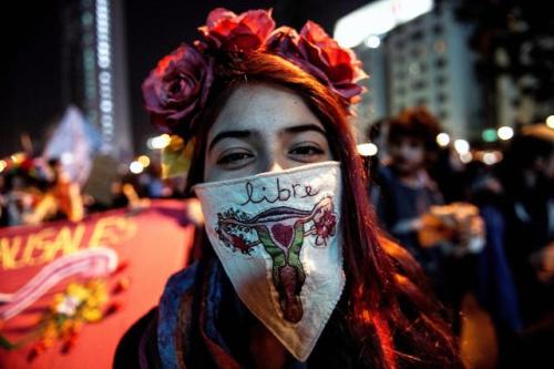 antifaboxingirl:EN: A pro-abortion demonstration in Santiago (Chile), July 25, 2017.FR: Manifestatio