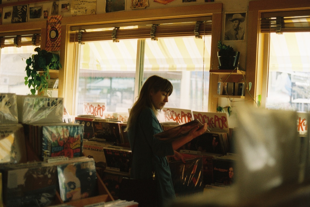 carliearmstrong:  Hannah at Mississippi Records February, 2013 