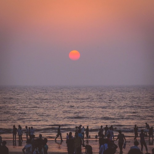 funforlouis: Purple Hazy Sunset off Juhu Beach, Mumbai. #sunset