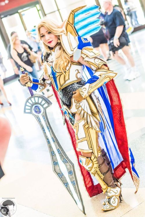 queens-of-cosplay: Challenge Mode Gold PaladinCosplayer: 9Lives Cosplay Photographer: Travis Photogr