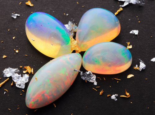 Ethiopian Wello opals originate from volcanic activity. All volcanic opal is known as “hydrophane op