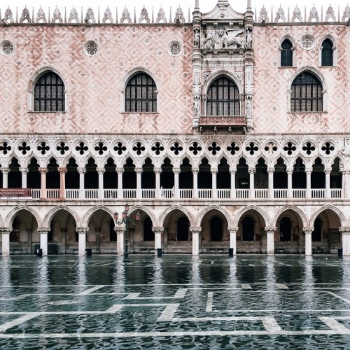 archatlas: #hightidesoclock Marco GaggioA small sampling of the images of Venice you will find on&nb