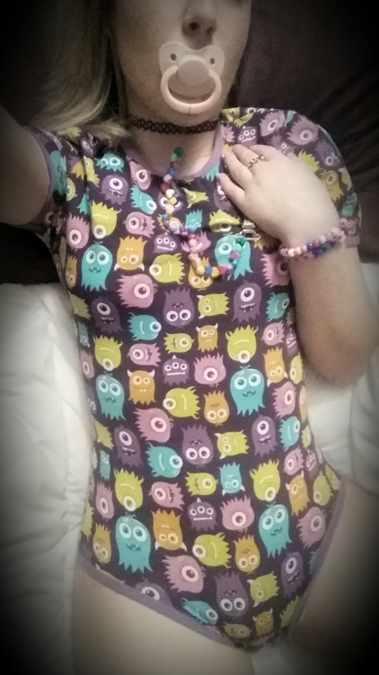 Got my first ever onesie and adult paci! This onesie is so comfy, I could stay in it forever! Also, I made a bead paci clip so I don’t lose it! It matches my bracelets!👨+👶  Thank you so so much @onesiesdownunder! You guys went above and beyond