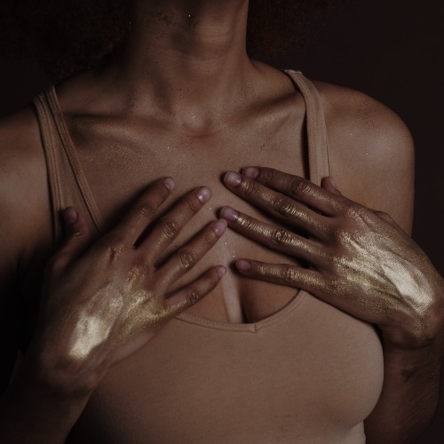 i-mabeaut: Golden touch (my hands) Taken by adrielmichelle (Pls don’t remove the caption)