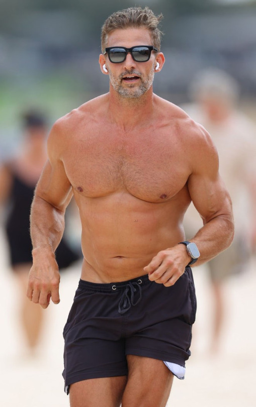 Tim Robards, Hot Australian Bachelor Daddy