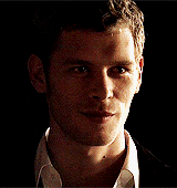 thorodinson:  Klaus + smirk  I love him!