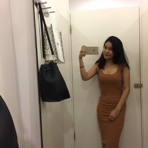 stuffs4men: sggenesis: Fucking hot last time so famous collect her photo since last time and now I f