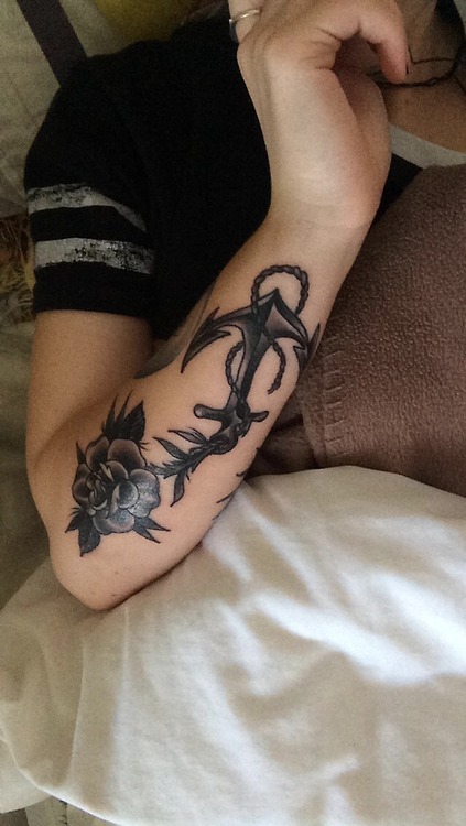 fuckyeahtattoos:  My 8th tattoo representing my Home town and my Pops. Artist - Asher