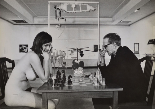 phdonohue:  Duchamp Playing Chess with a Nude (Eve Babitz), Pasadena Art Museum, 1963 – Julian