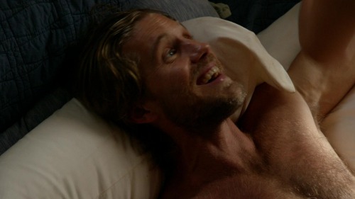 Valor S01E01 Matt Barr in a tight spot and loving it, by the looks of things.