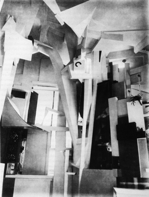 thee-efflux:Kurt Schwitters, Merzbau, 1913. Installation art before installation art.SCHWITTERS HERO