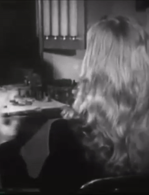 oldhollywood-mylove:    Veronica Lake 1940’s Hairstyle  