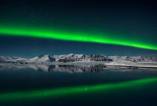 just&ndash;space: Northern Lights over Jokulsarlon, Iceland by Giles Rocholl js