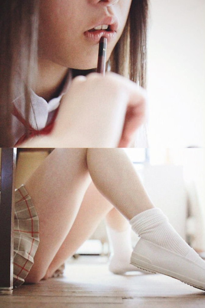 legs and knee socks