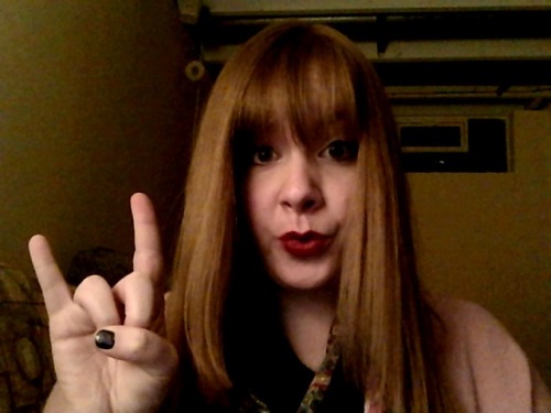 goldenflowersinmyhair:  SELFIE PARTY  HEY BOO YOU LOOK CUTE