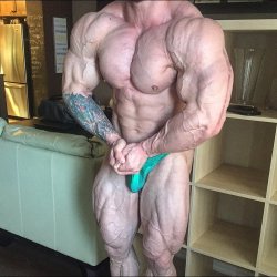 bodybodyman:  Iain Valliere 