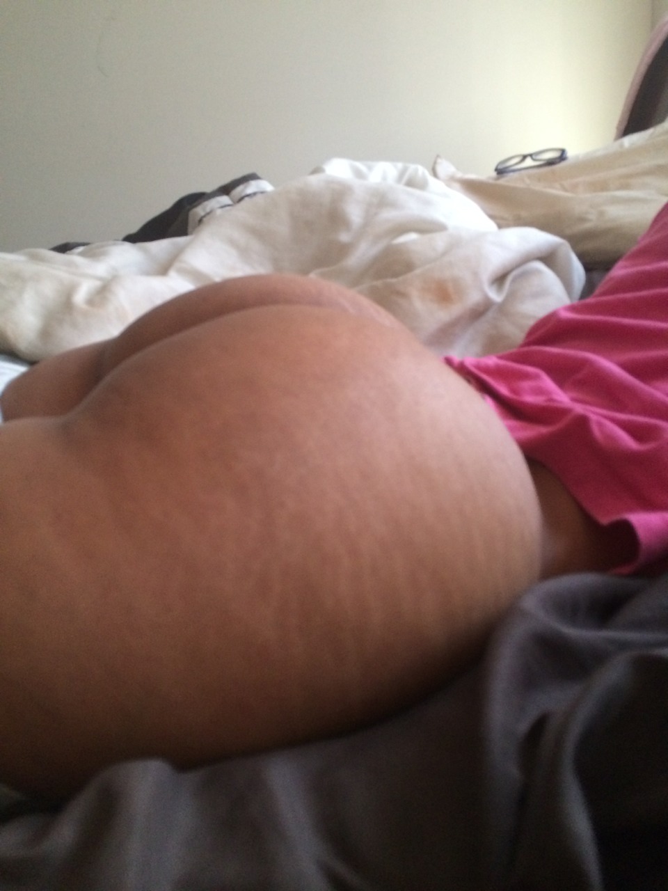 supanicca25:   Booty butt cheeks 