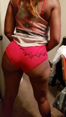 tallnicca:  Ass Cheeks and panties