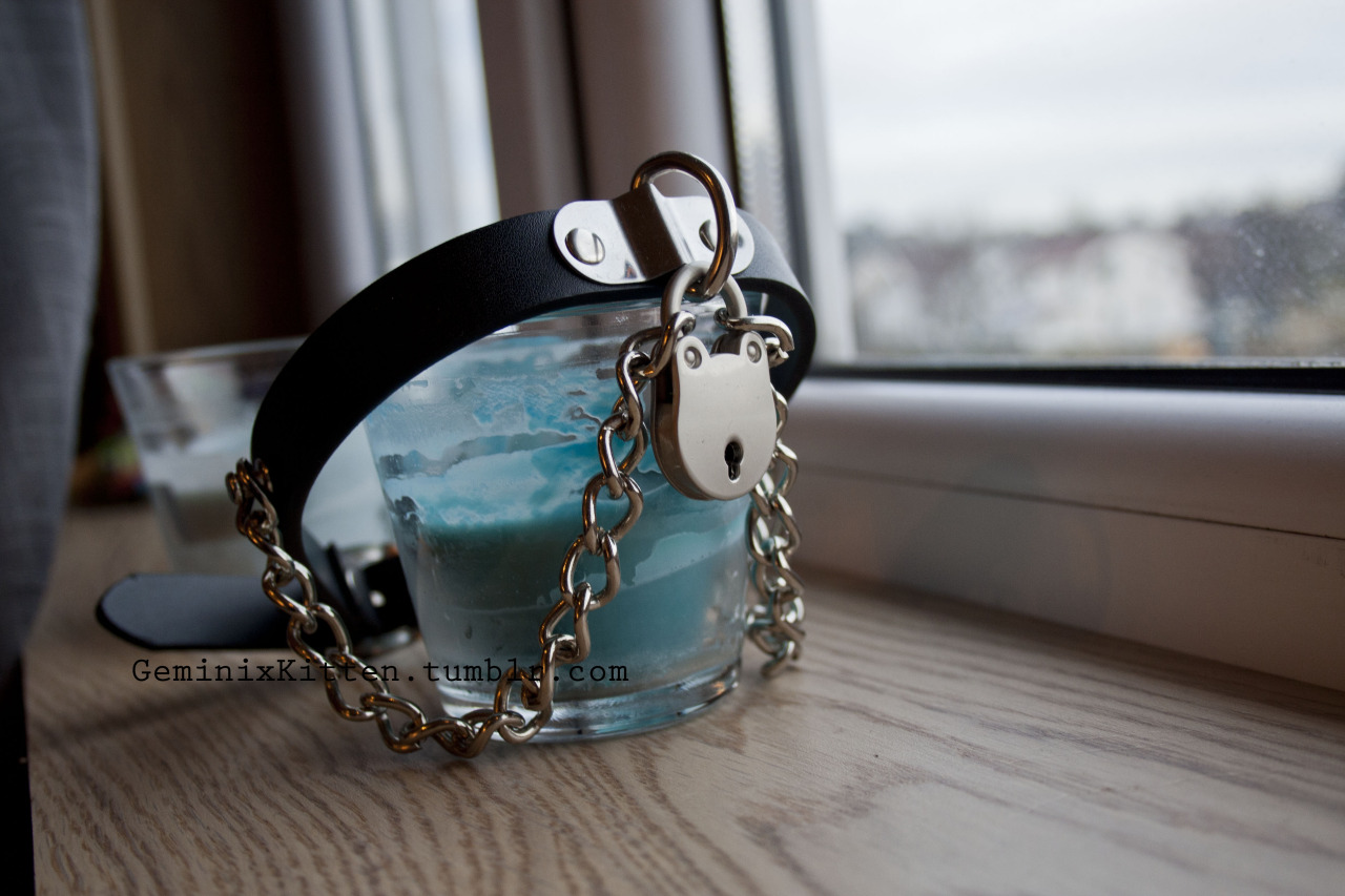 xgeminixkittenx:  My other collar. I love how the lock looks a little like a cat