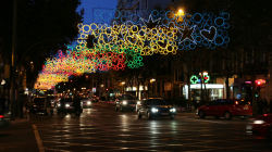 grungeouttakesabstracts:  Christmas lights, ArgüellesMadrid, Spain - 12/24/09