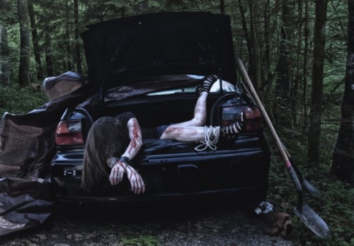 deadlittlefuckbaby:  Lovely date idea.  A girl who understands romance. 