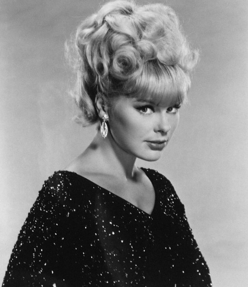 vintagegeekculture:  Elke Sommer (real name: Elke Baronesse von Schletz).