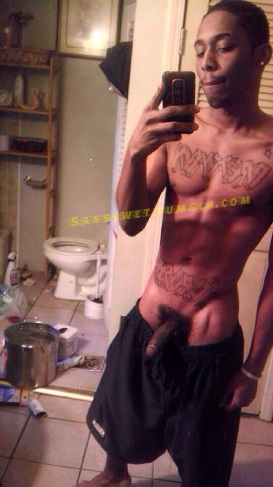 sassywet:  Submission. Sexy ass dude 