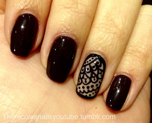 Dark lace nail art