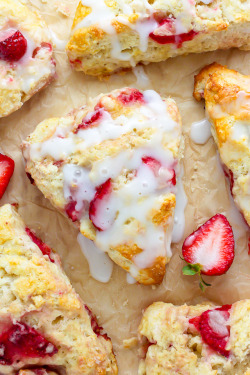 fullcravings:  Strawberries and Cream Scones