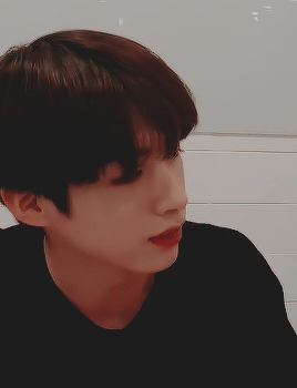 First Kiss With Xion (oneus)