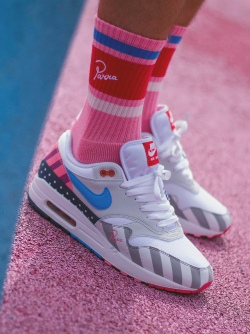 nike air max 1 parra on feet