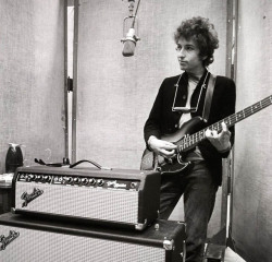 Soundsof71:Smilin’ Bob Dylan Goes Electric On The Fender Bass, 1965, By Don Hunstein,