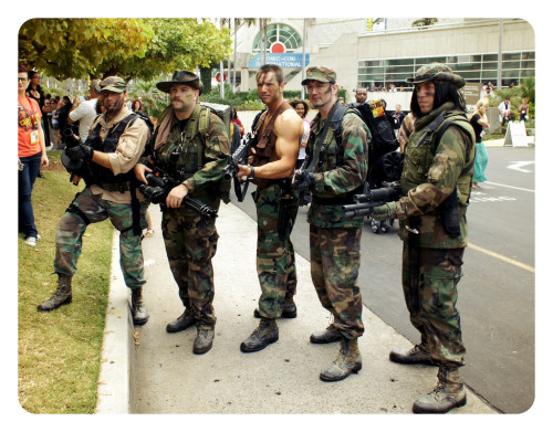 Awesome Predator cosplay from Comic Con. However, it does need 100% more Carl Weathers.