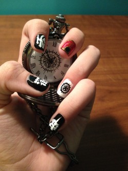 controlledchaos-chaos:  Nails I did yesterday,