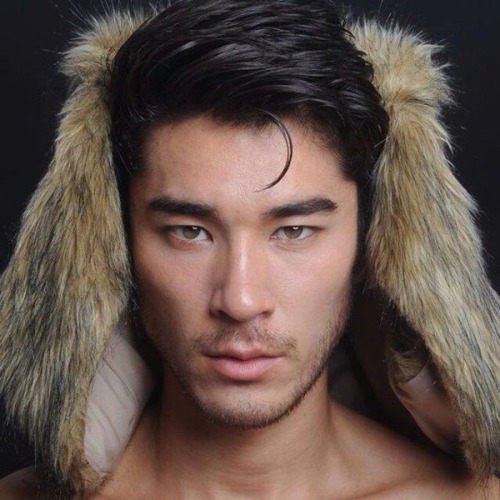 hotlatinosontv:  thebrowngods: “Mexican Enough” In the Mexican community I often see people get told that if they don’t look a certain way or act a certain way or are half Mexican that they aren’t Mexican enough. Both of my parents are Mexican