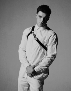 Porn dancewithyoutoday:  Cameron Monaghan photographed photos