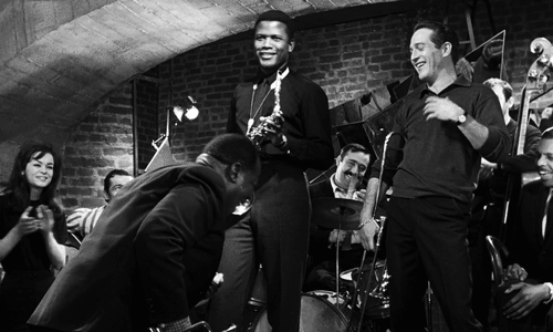 themaninthegreenshirt:  Louis Armstrong challenges Sidney Poitier and Paul Newman in Paris Blues (1961) 