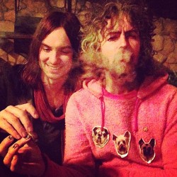 crackronson:  wayneflaminglip Smoking the biggest joint I’ve ever seen with Kevin…. 