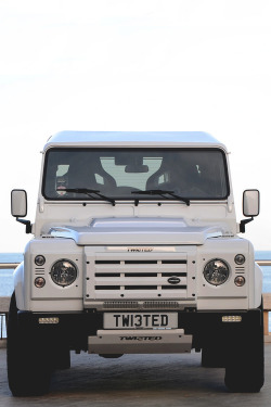 mistergoodlife:  Range Rover Defender ║