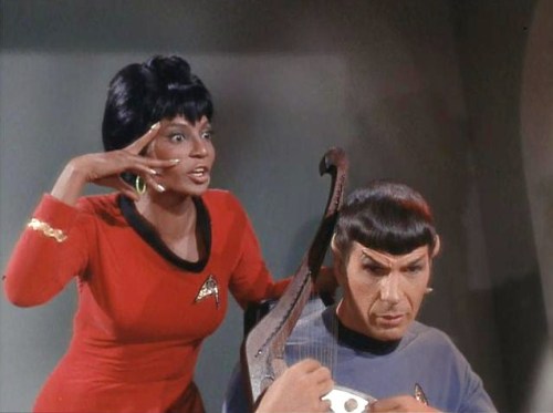 ariel-attack:Nyota Uhura (Nichelle Nichols) - Star Trek: The Original Series