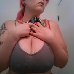 tittypumping:  would love to go to town between