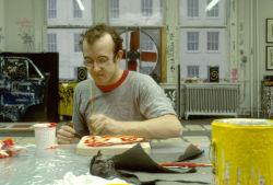 keithharingdaily: Haring paints his famous cartoon figures in his NYC studio in 1983 (x)