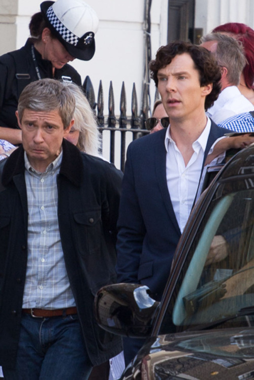 karin-woywod:Part 7 of 7 - 2013 08 21 - London - Filming ’ Sherlock ’ Season 03 by WHAA and ZDSOpen 