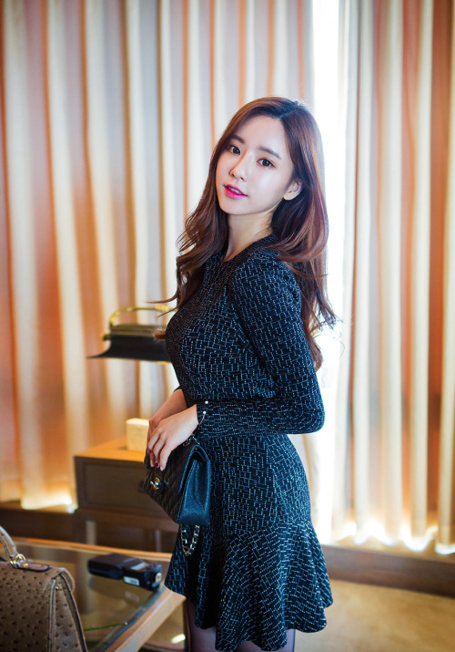 korean-dreams-girls:JungYeon - February 03, 2015 4th Set
