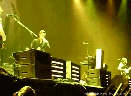 tendencytoslip:  thekillersandtheircrew:  midnightshowtickets:  thekillersandtheircrew:
