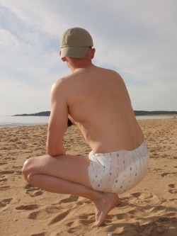 jockediaperlover:  My last vacation pics from the beach, I’m back at work :-/ I’m actually quite shy in my diaper.   VERY sexy diapered man